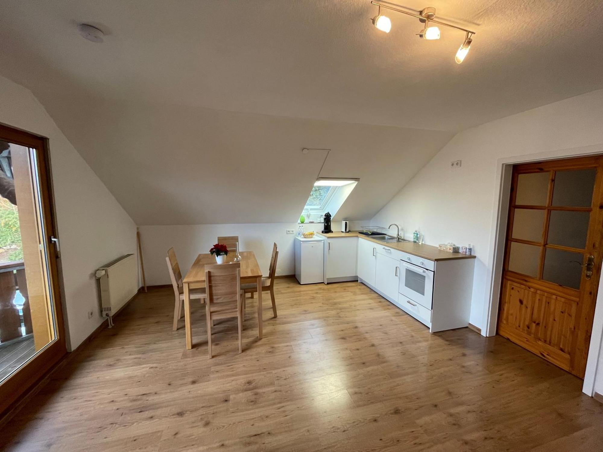Apartment An Der Romantischen Strasse Direkt A3 Und A81 Eisingen